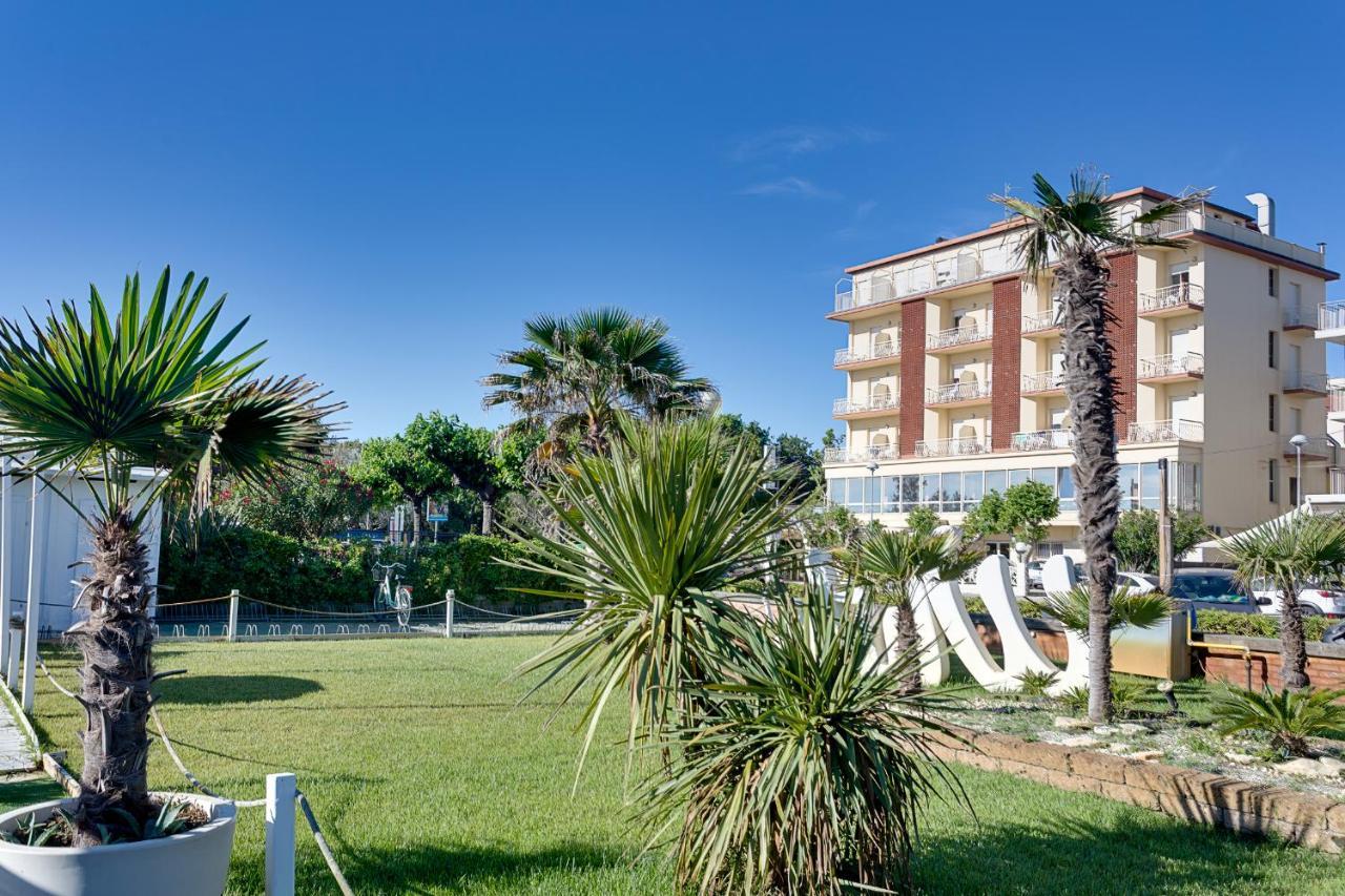 Hotel Buenos Aires Cervia Exterior foto